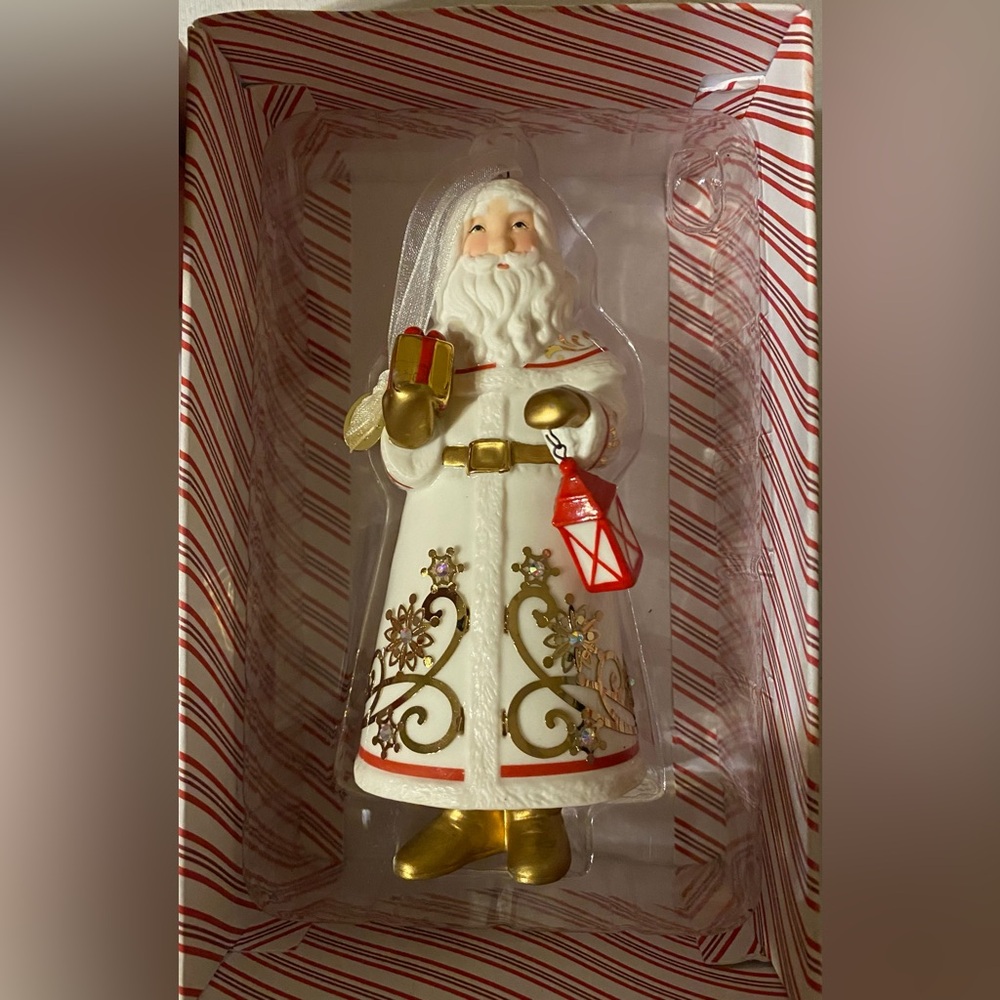 Hallmark Keepsake Ornament Club 2017 Member Exclusive Santa